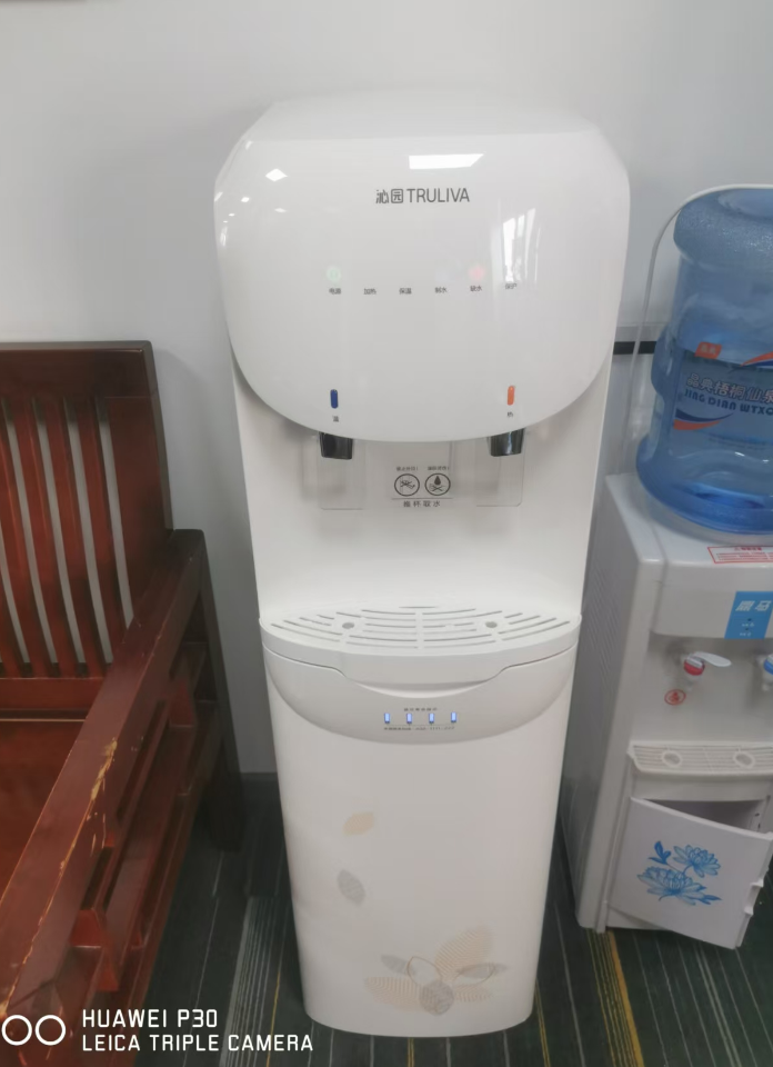 深圳沁典日用品有限公司安装两台沁园商务直饮机QZ-RW4-1